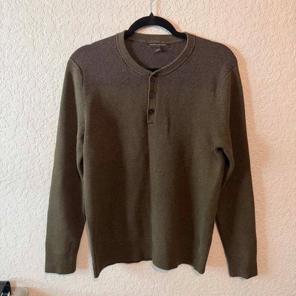 Banana Republic Henley Colorblock Sweater Medium Olive Green Rugged Gorpcore